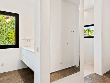 Villa for sale in Benahavis