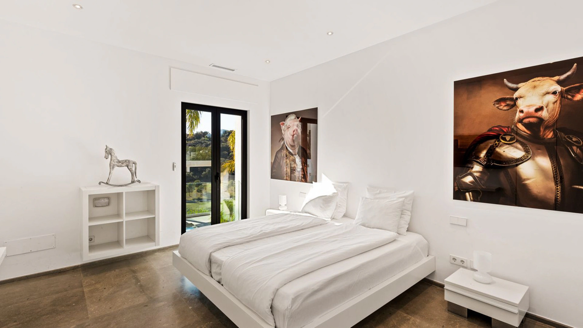 Villa for sale in Benahavis