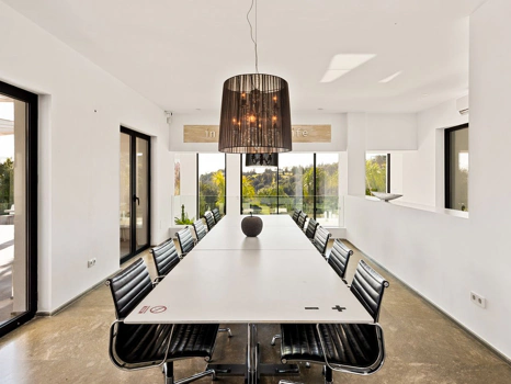 Villa for sale in Benahavis