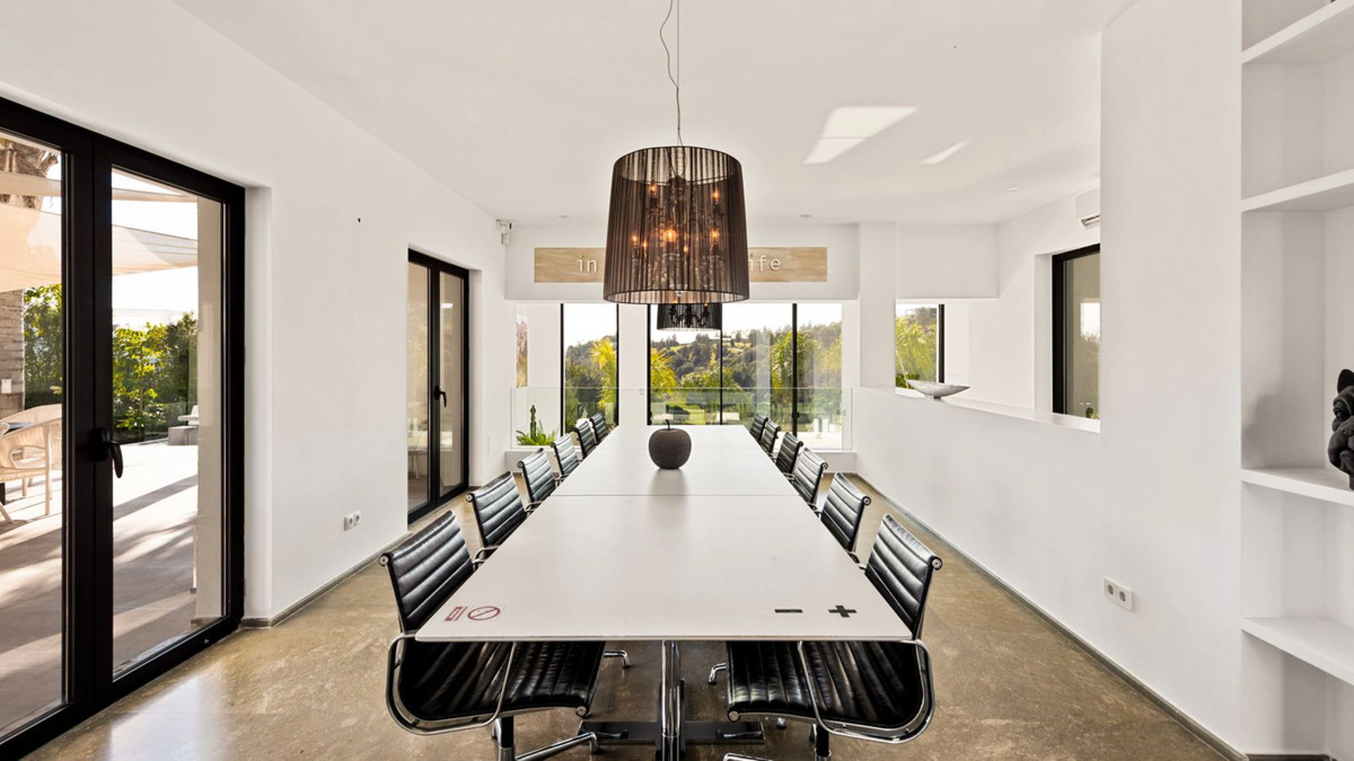 Villa for sale in Benahavis
