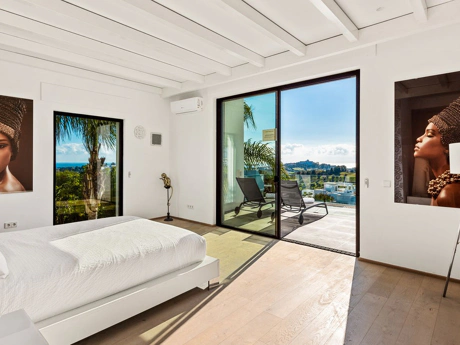 Villa for sale in Benahavis