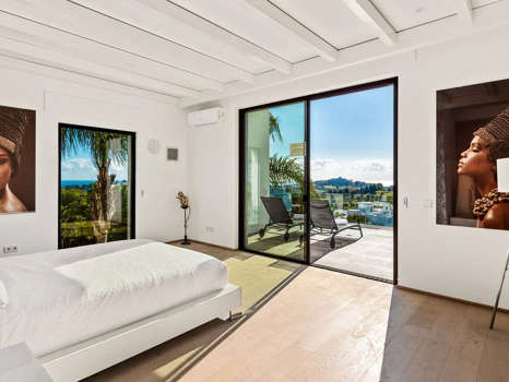 Villa for sale in Benahavis