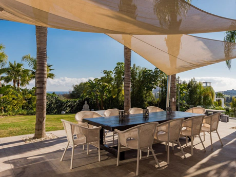 Villa for sale in Benahavis