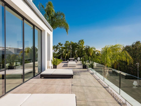 Villa for sale in Benahavis