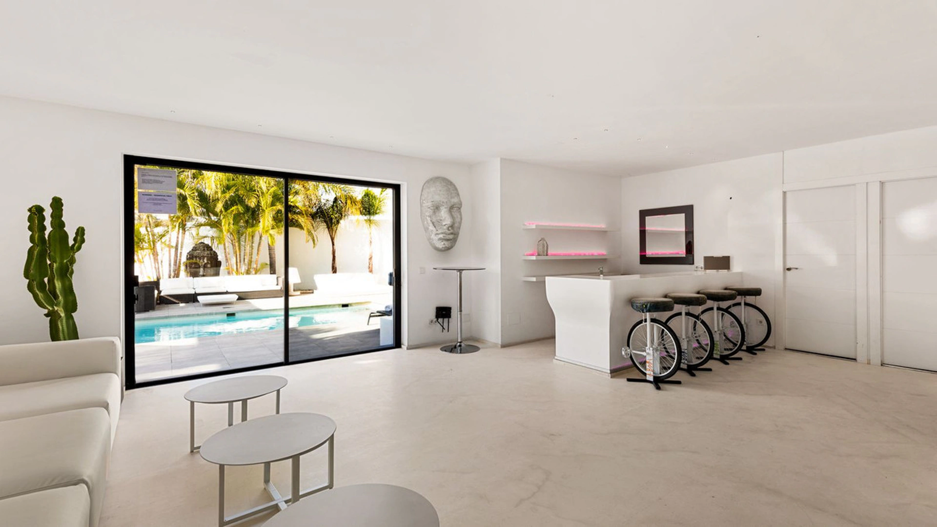Villa for sale in Benahavis