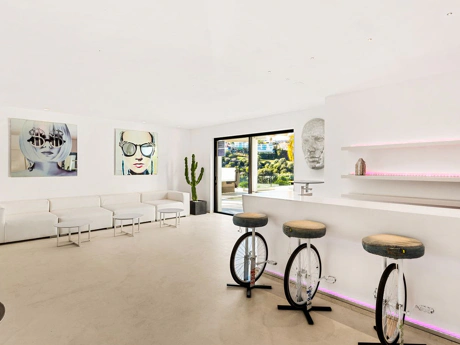Villa for sale in Benahavis