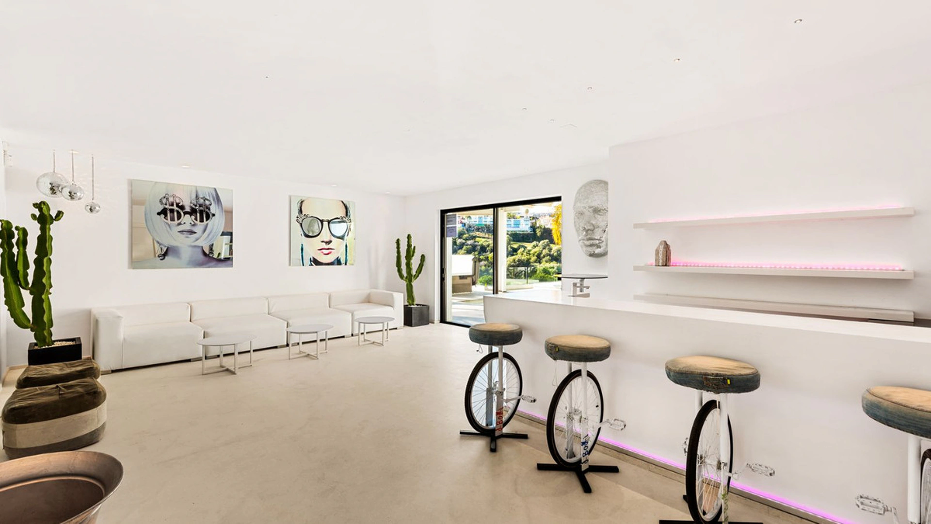 Villa for sale in Benahavis