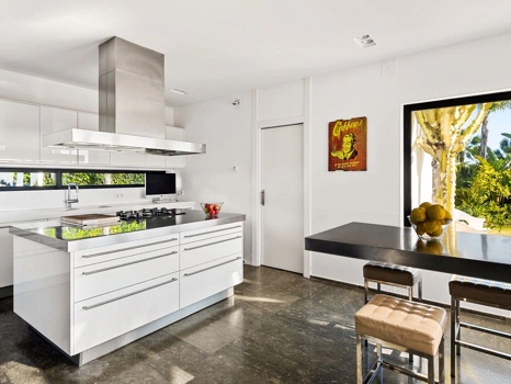 Villa for sale in Benahavis