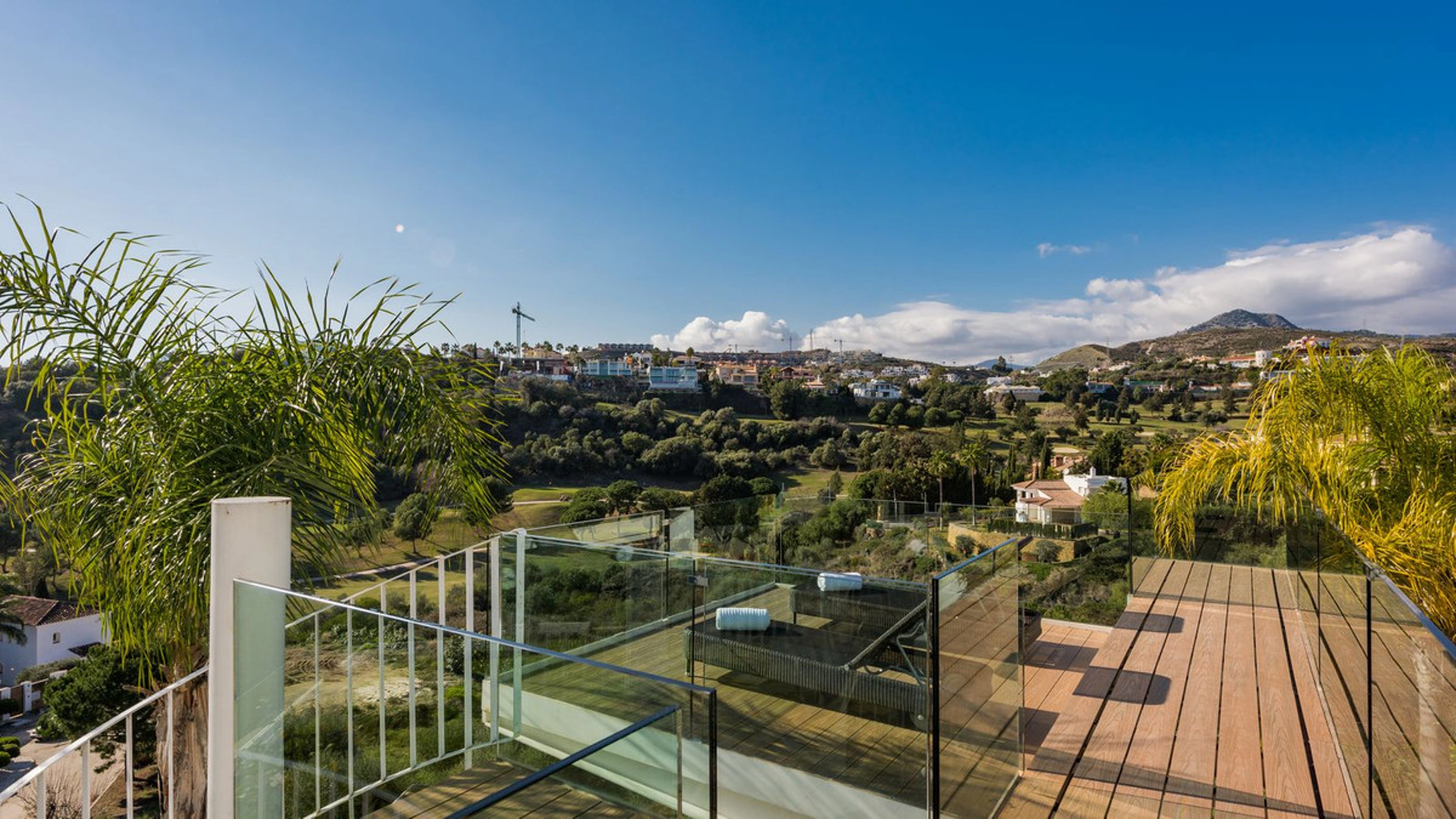 Villa for sale in Benahavis