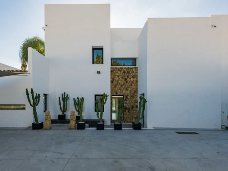 Villa for sale in Benahavis