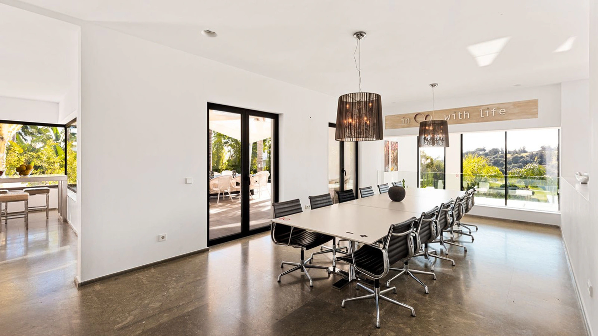 Villa for sale in Benahavis