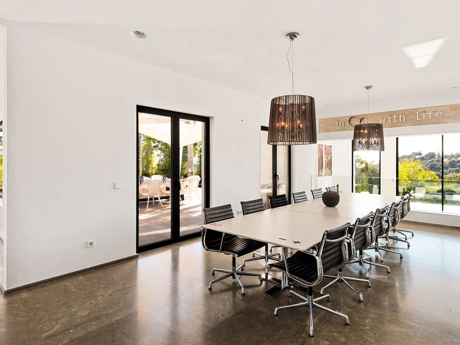 Villa for sale in Benahavis