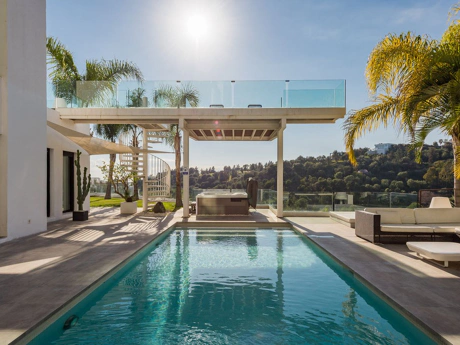 Villa for sale in Benahavis