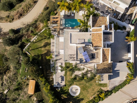 Villa for sale in Benahavis