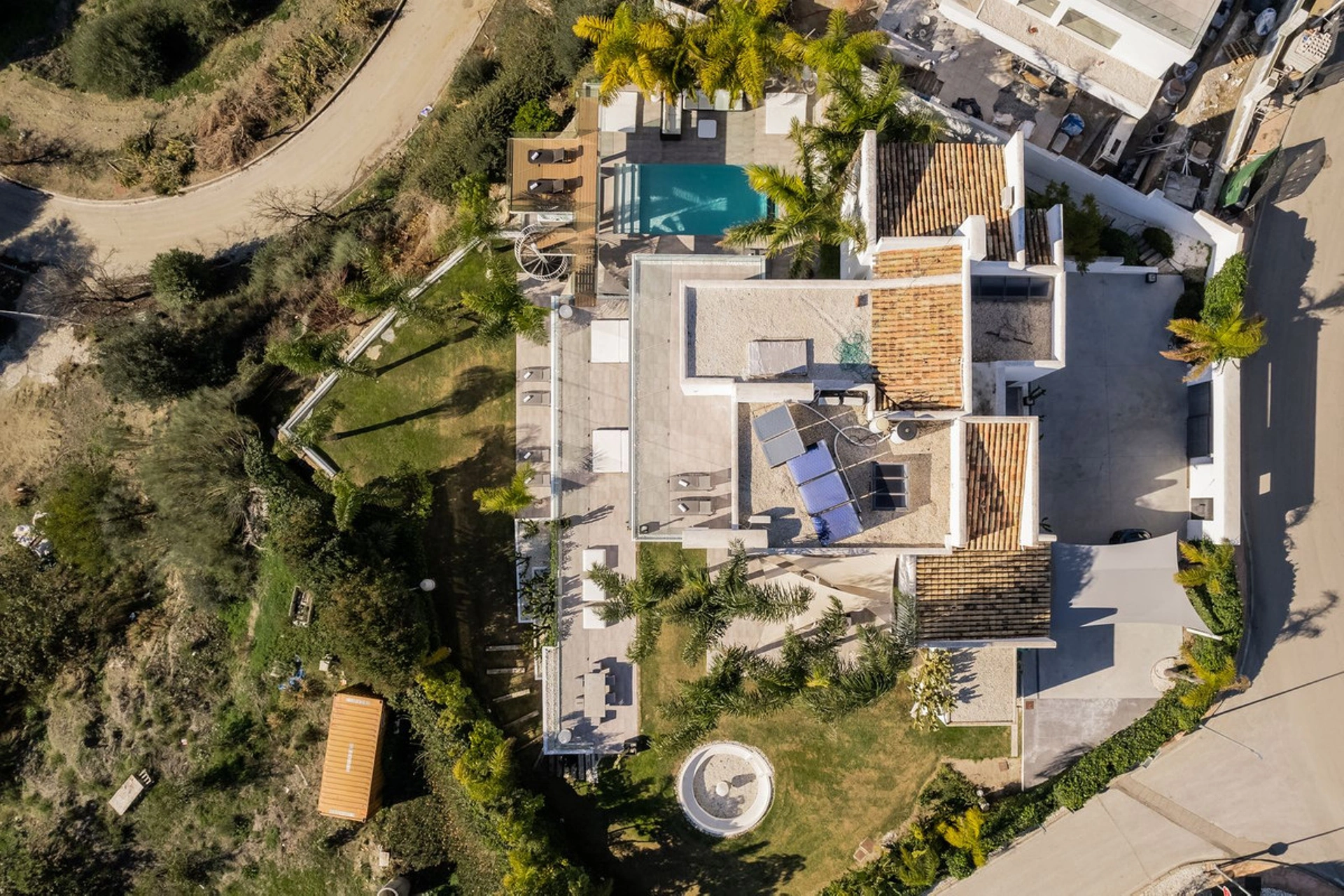 Villa for sale in Benahavis
