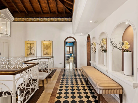 Villa for sale in Benahavis