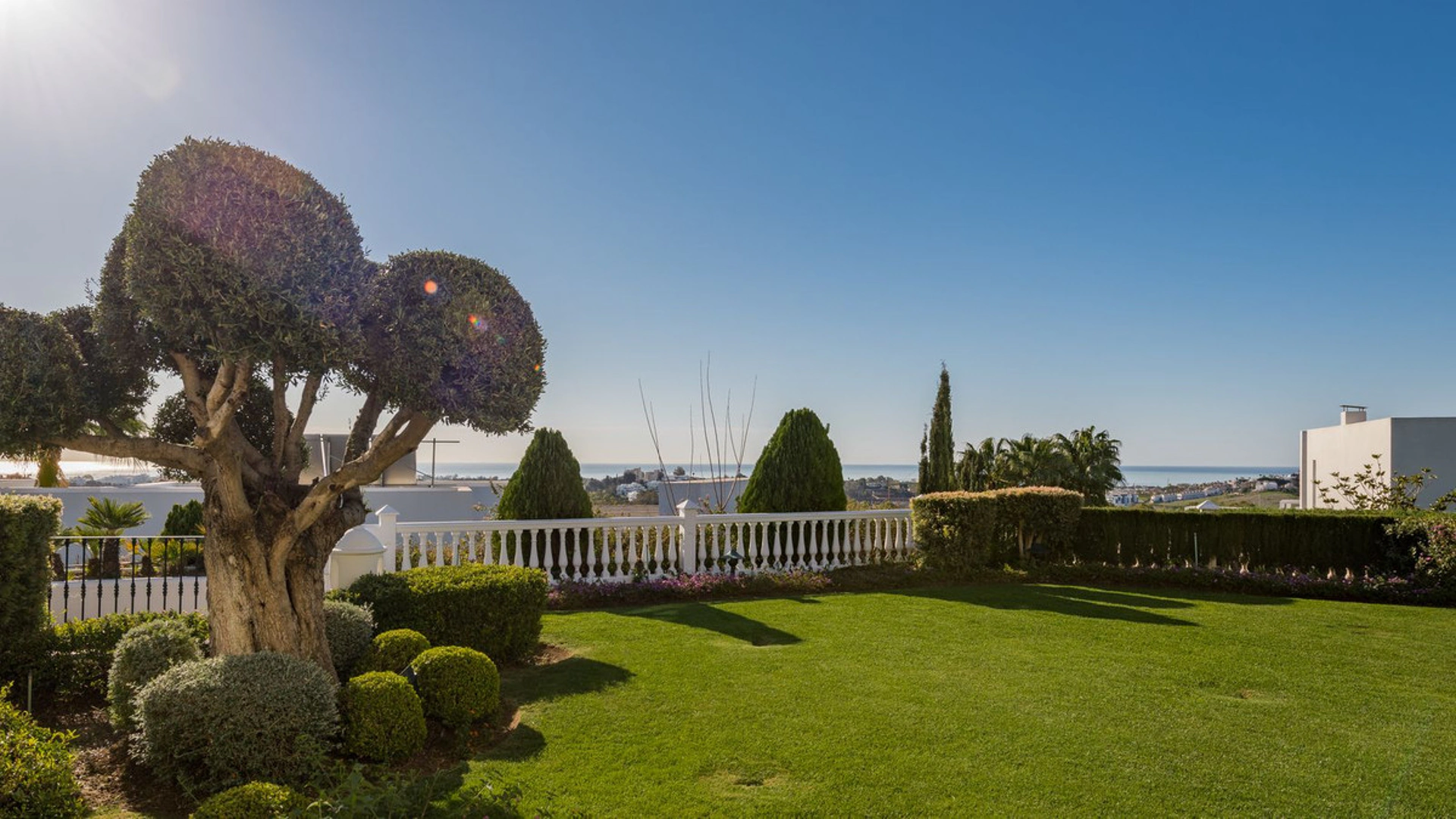 Villa for sale in Benahavis