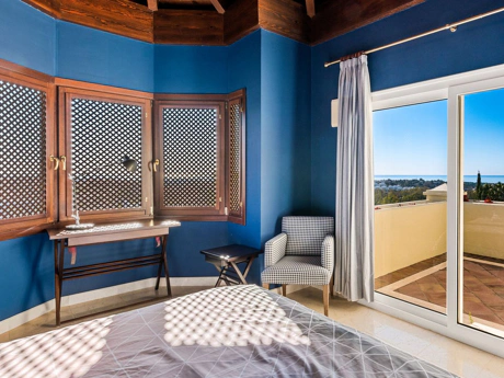 Villa for sale in Benahavis