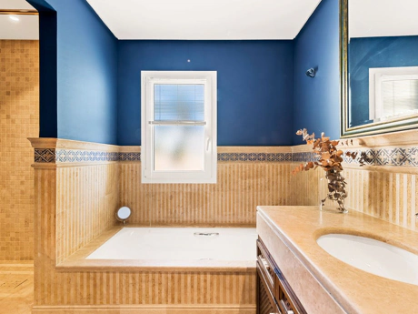 Villa for sale in Benahavis
