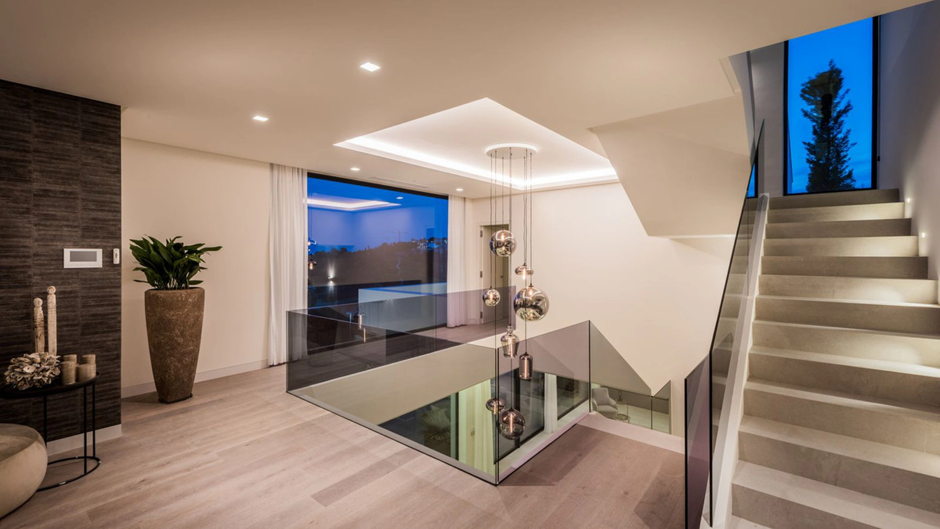 Villa for sale in Benahavis