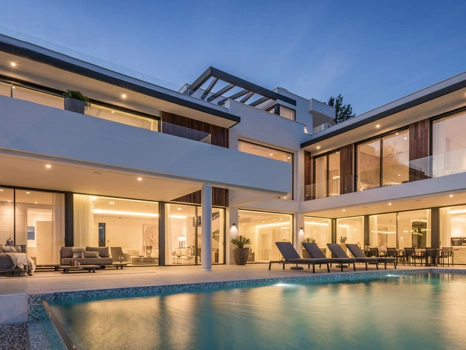 Villa for sale in Benahavis