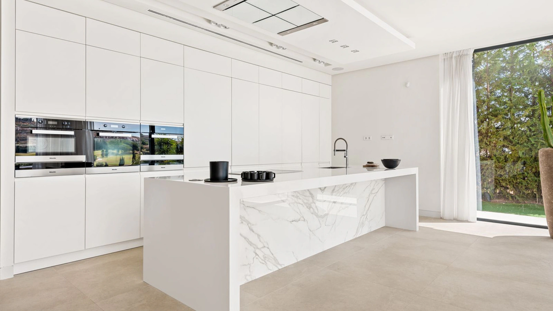 Villa for sale in Benahavis