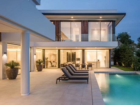 Villa for sale in Benahavis