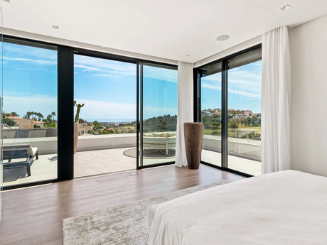 Villa for sale in Benahavis