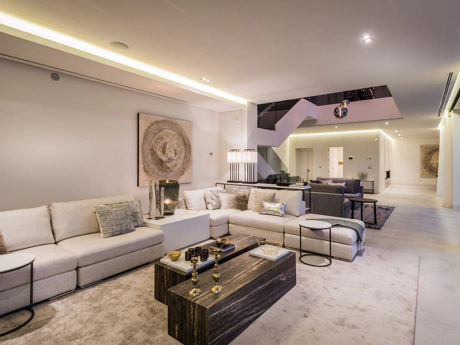 Villa for sale in Benahavis