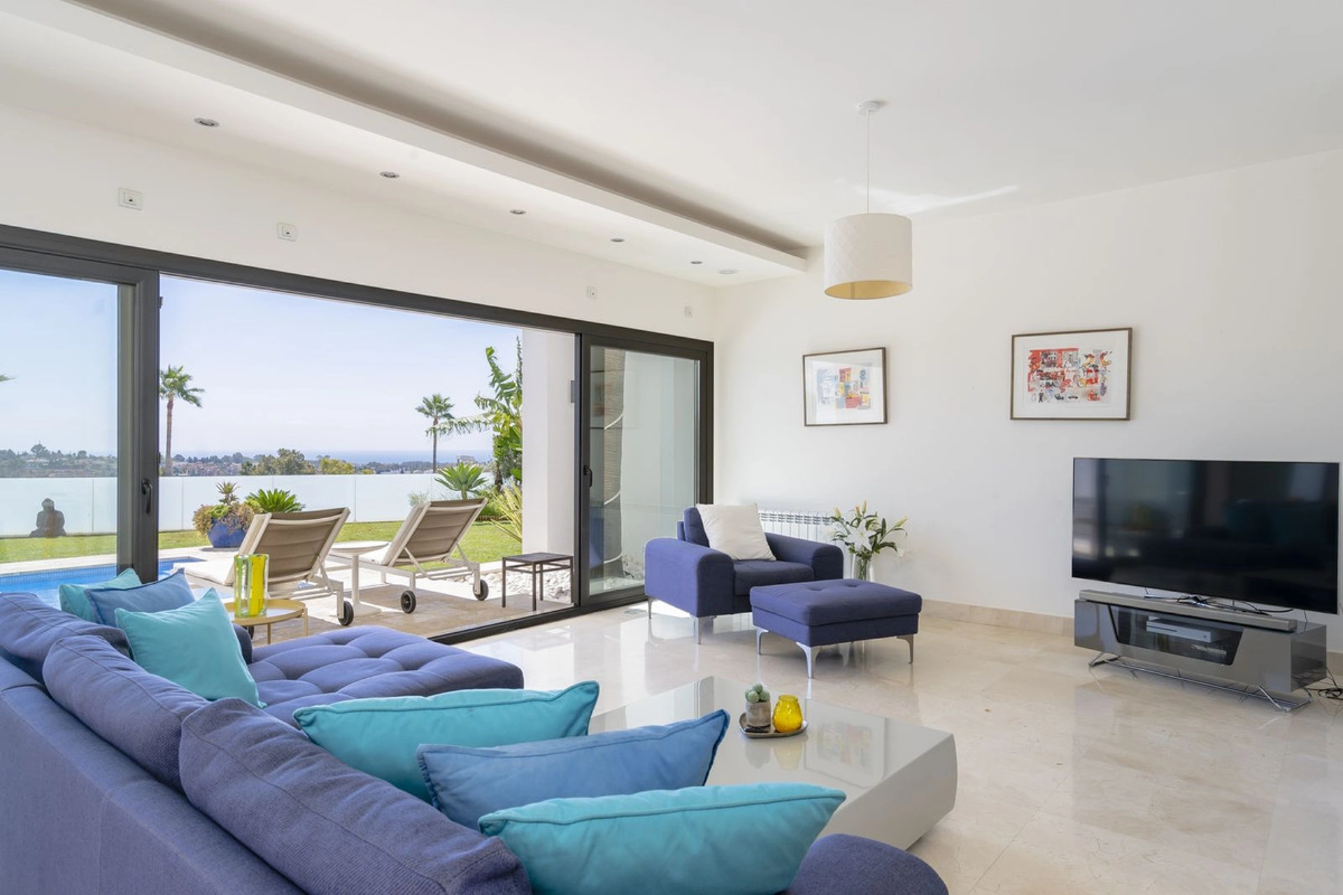 Villa for sale in Benahavis