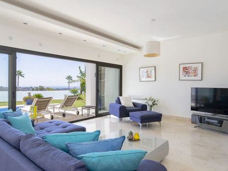 Villa for sale in Benahavis