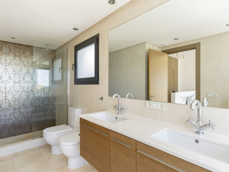 Villa for sale in Benahavis