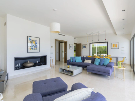 Villa for sale in Benahavis