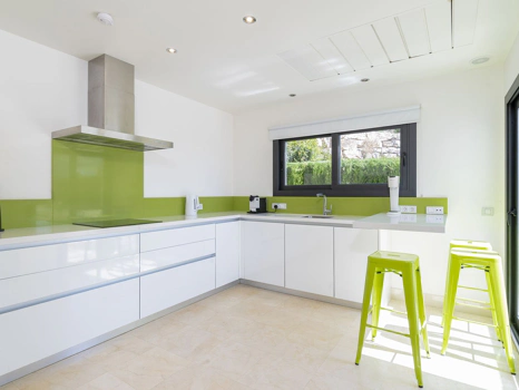 Villa for sale in Benahavis