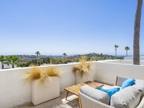 Villa for sale in Benahavis