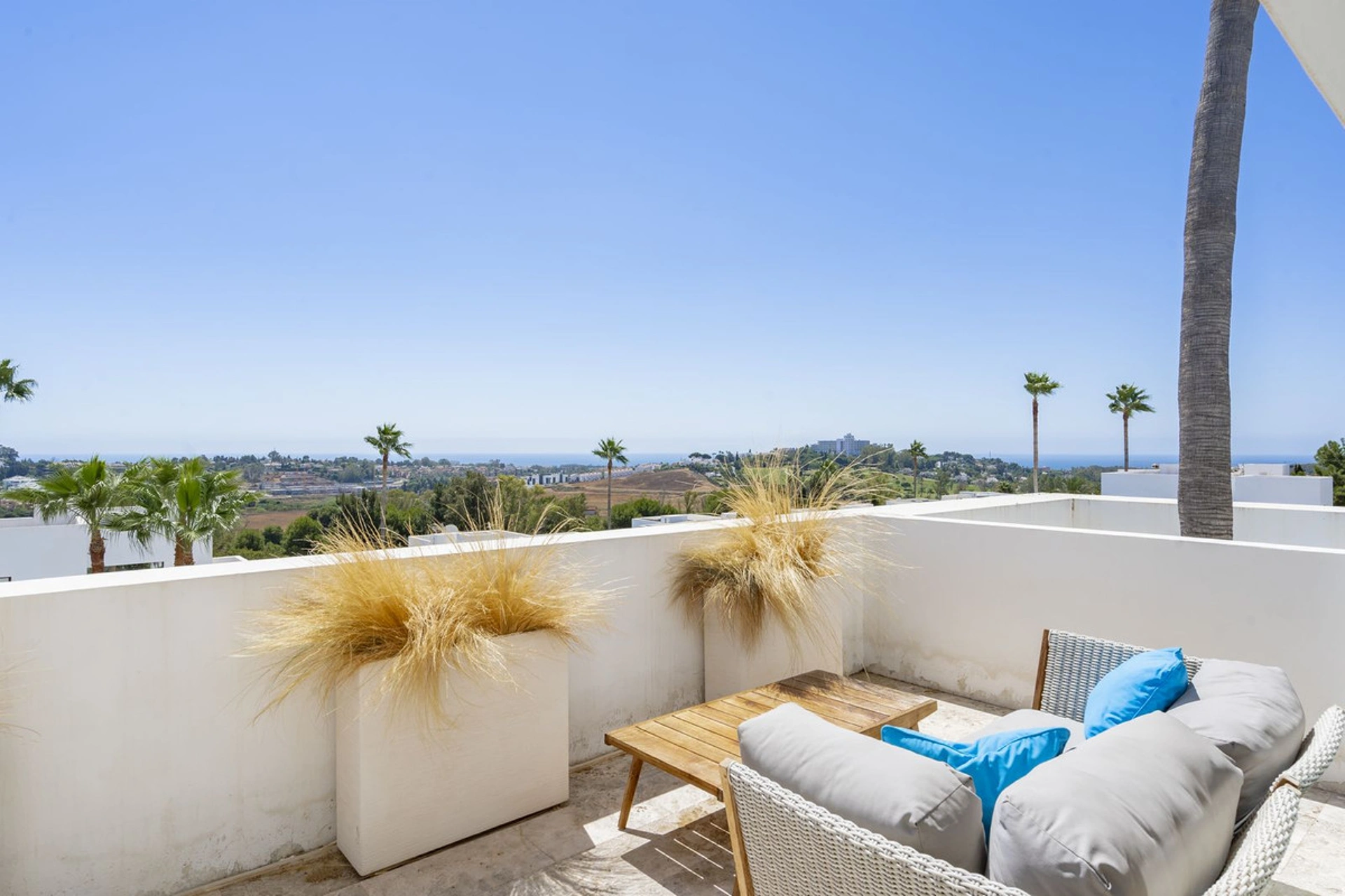 Villa for sale in Benahavis