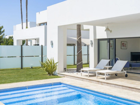 Villa for sale in Benahavis