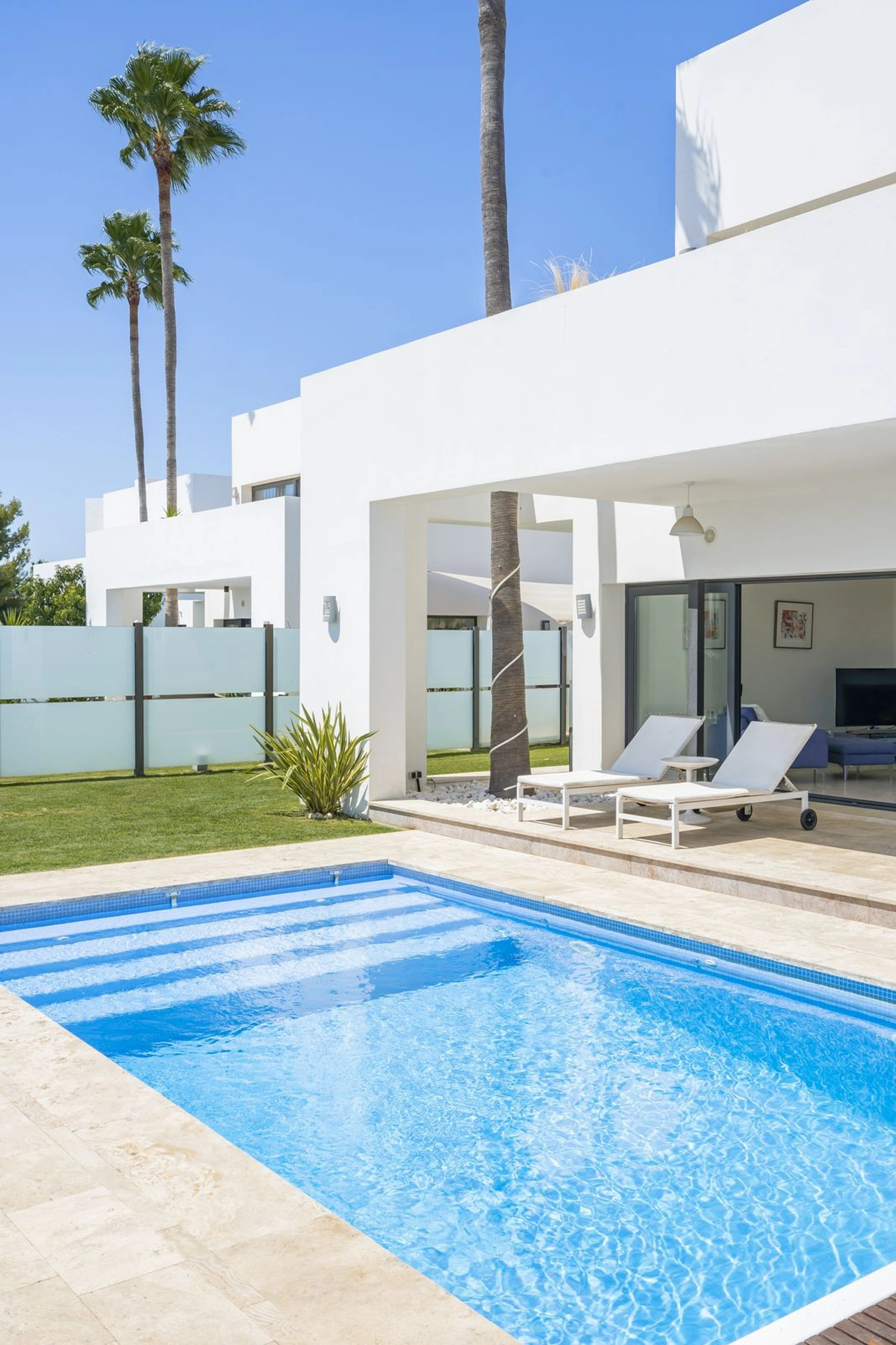 Villa for sale in Benahavis