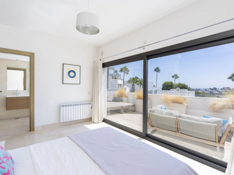 Villa for sale in Benahavis