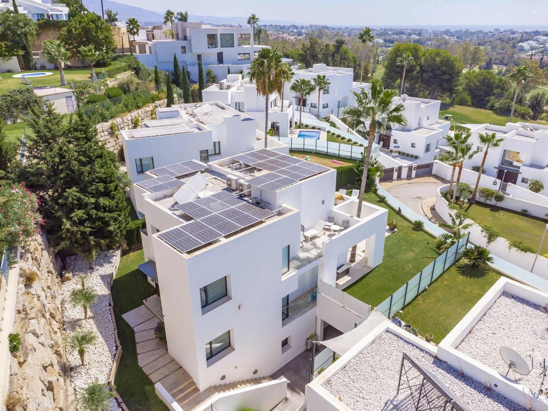 Villa for sale in Benahavis