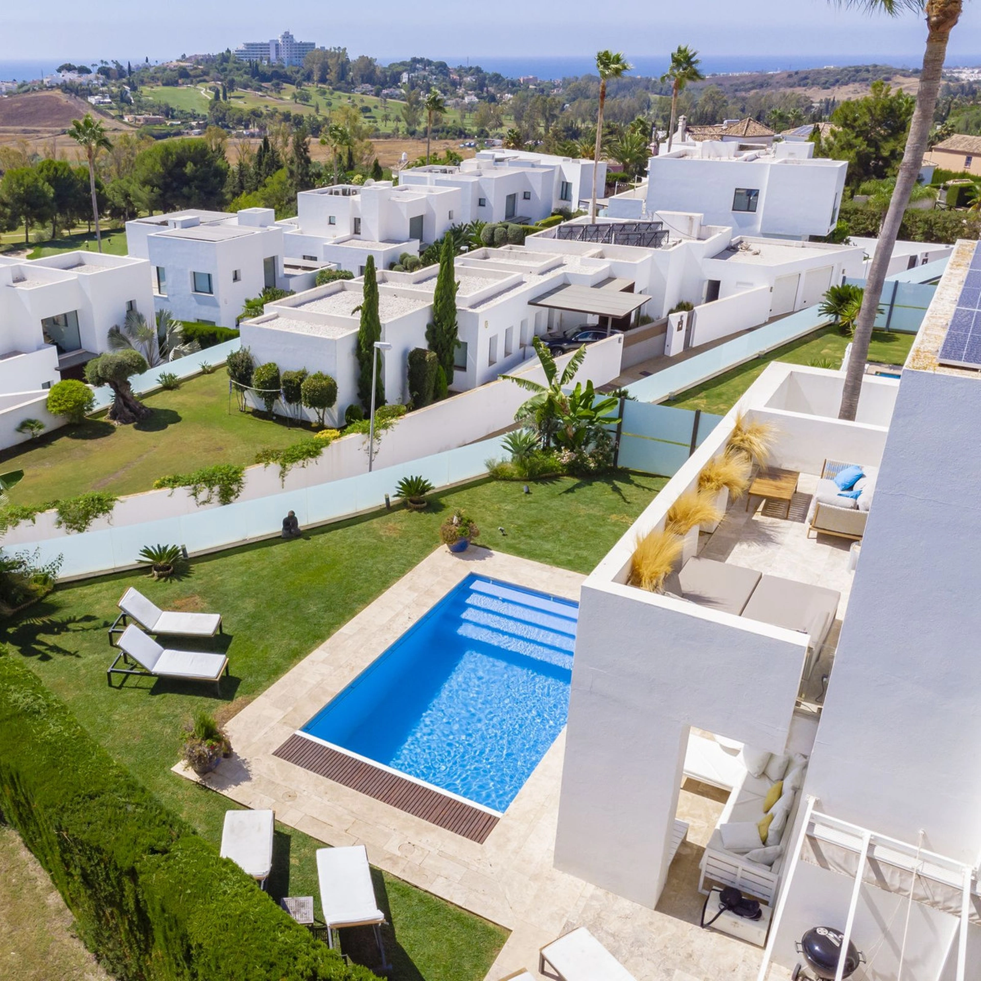 Villa for sale in Benahavis
