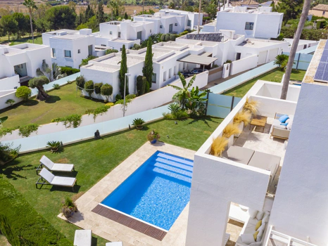 Villa for sale in Benahavis