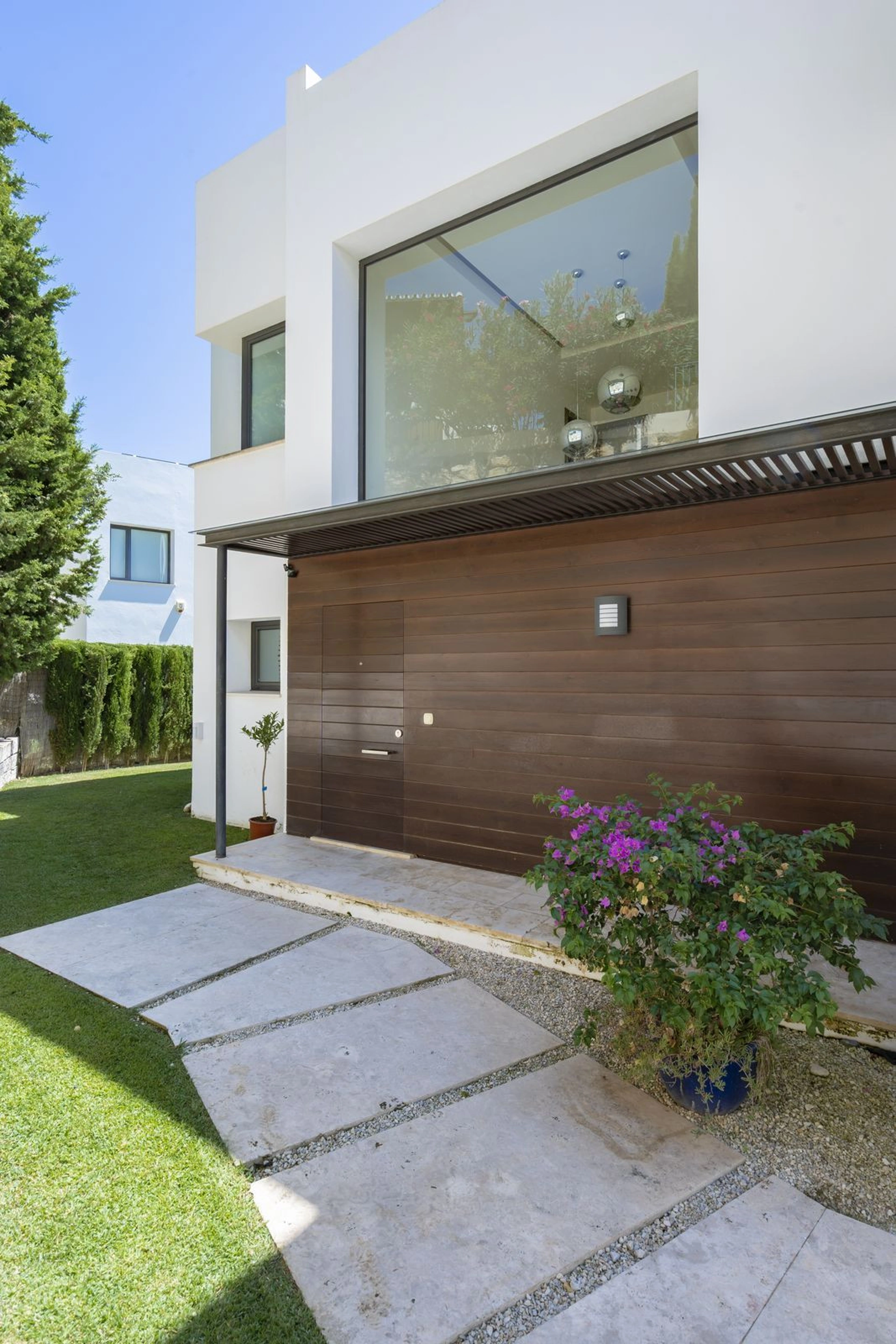 Villa for sale in Benahavis