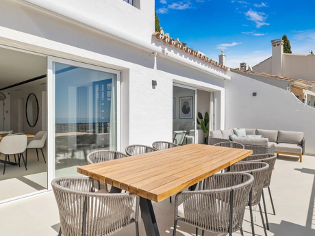 Apartment for sale in Benahavis