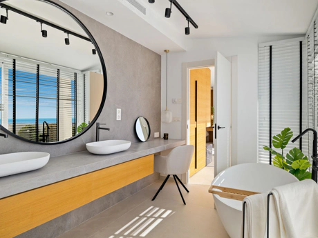 Apartment for sale in Benahavis