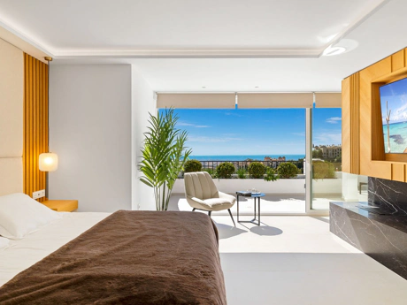 Apartment for sale in Benahavis
