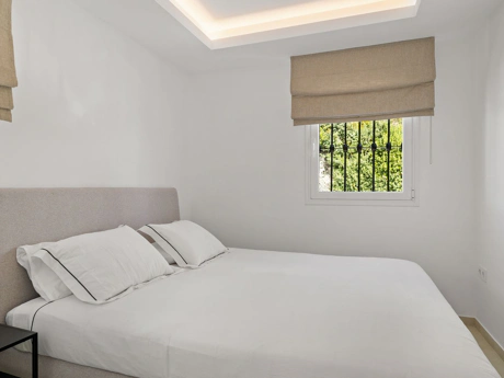 Apartment for sale in Benahavis