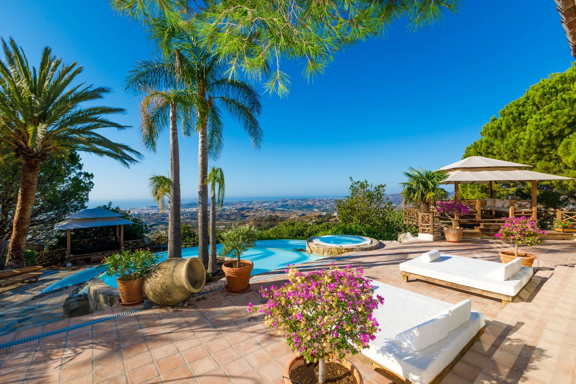 Villa for sale in Mijas