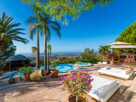 Villa for sale in Mijas