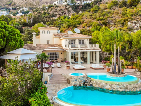 Villa for sale in Mijas